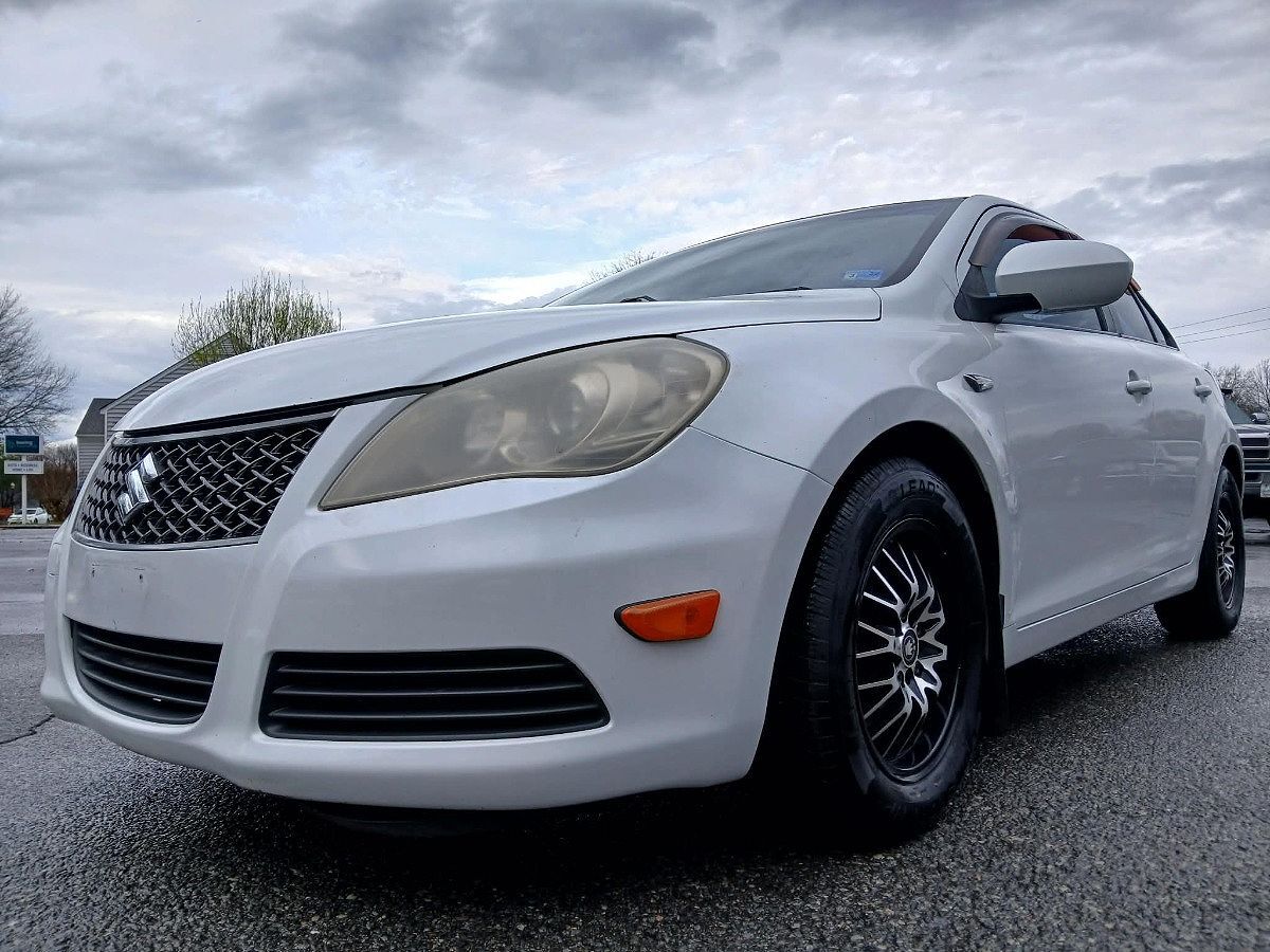 2011 SUZUKI Kizashi