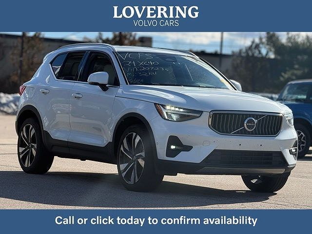 2024 VOLVO XC40