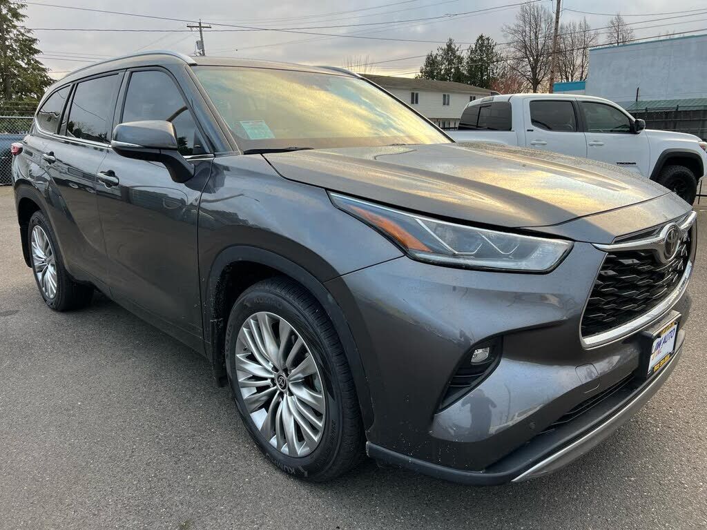 2022 TOYOTA Highlander