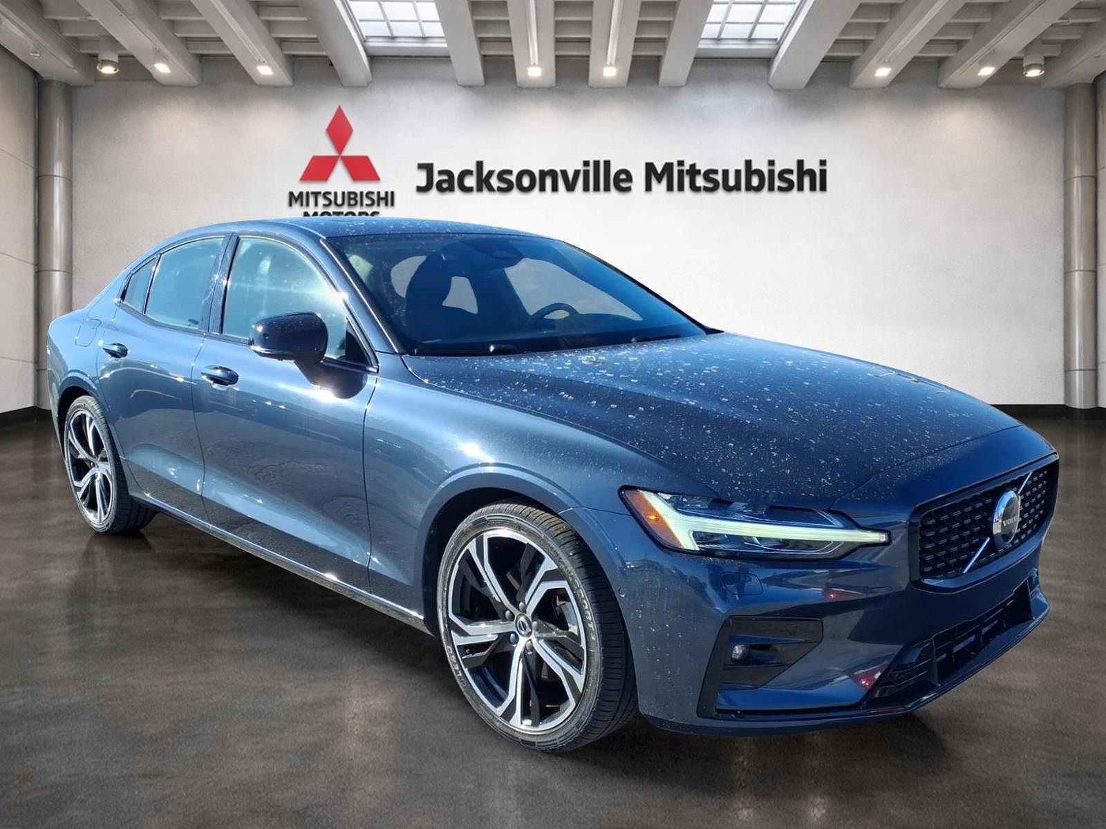 2024 VOLVO S60
