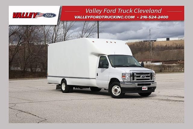 2025 FORD E-450
