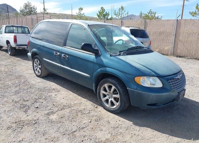 2002 CHRYSLER Voyager