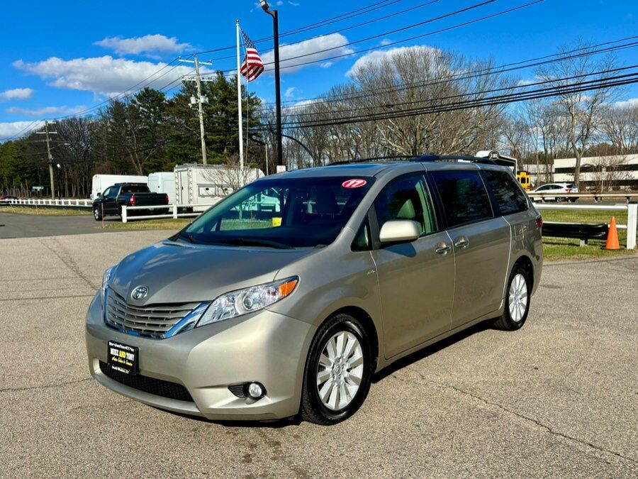 2017 TOYOTA Sienna