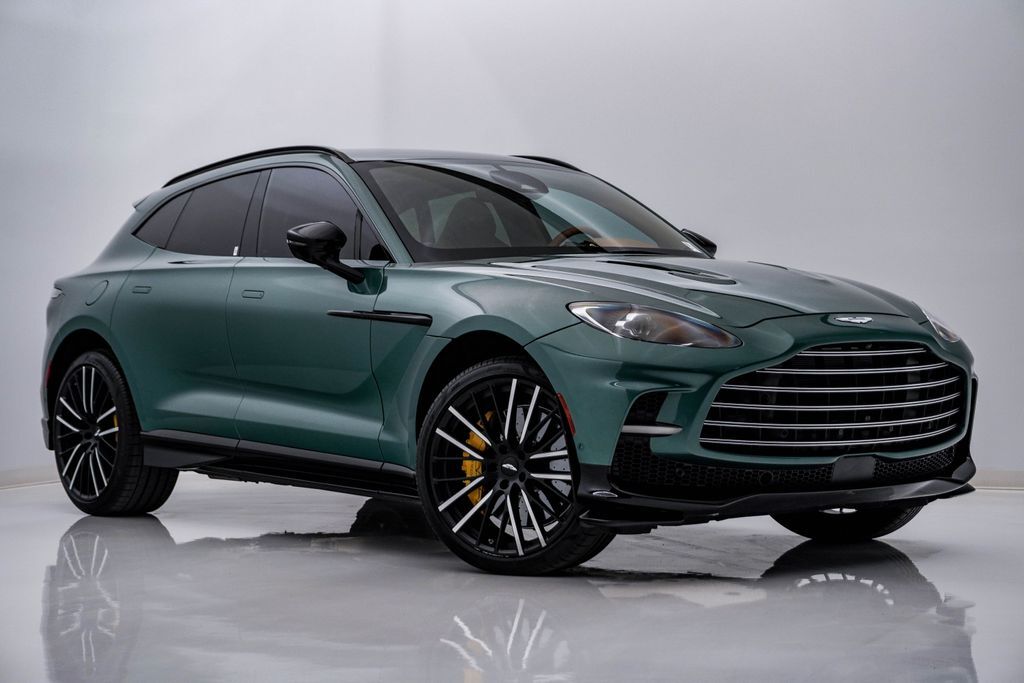 2025 ASTON MARTIN DBX