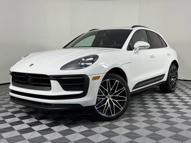 2026 PORSCHE Macan