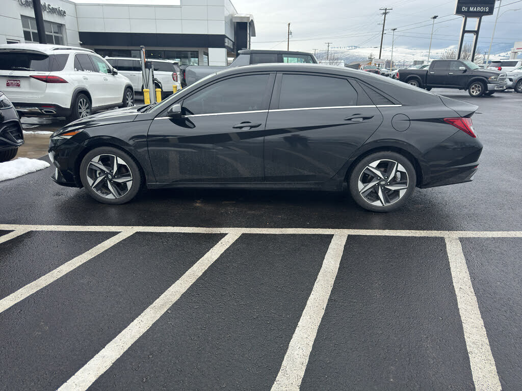 2021 HYUNDAI Elantra