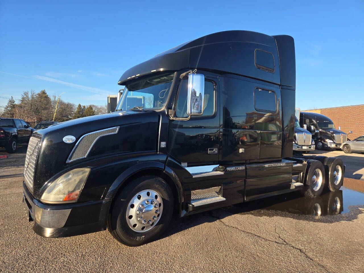 2010 VOLVO TRUCK VNL