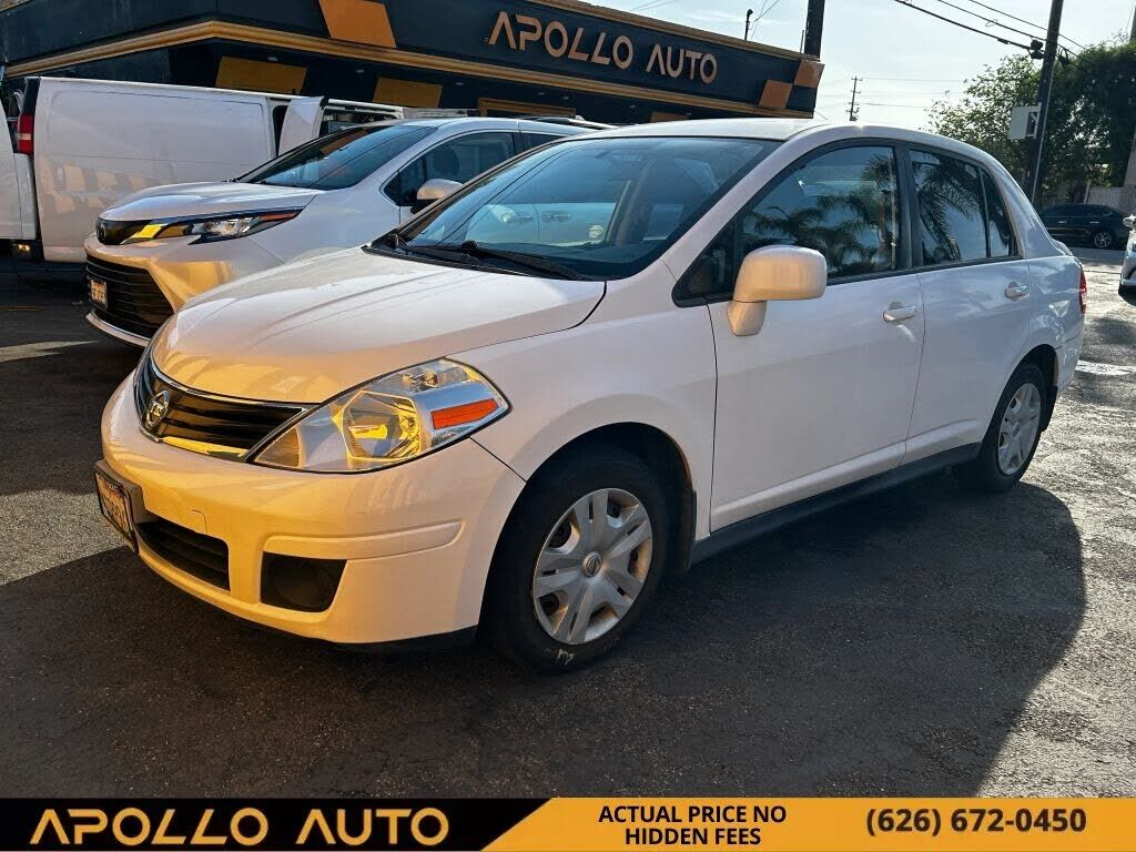 2011 NISSAN Versa