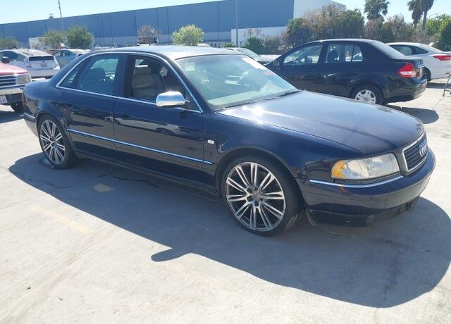 2003 AUDI S8