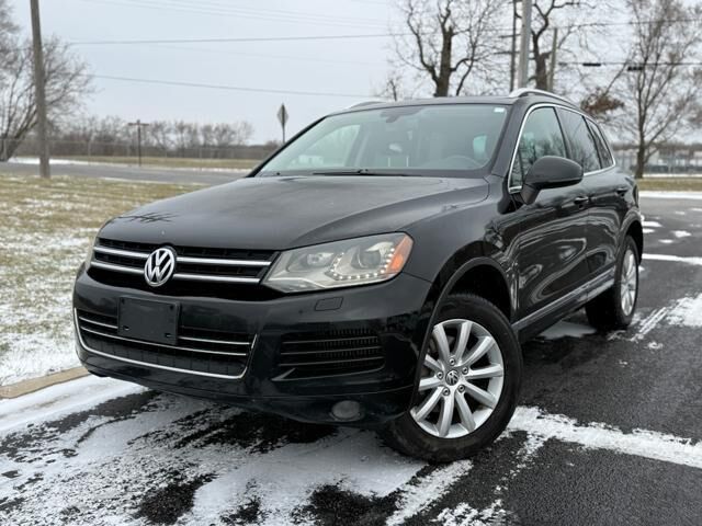 2011 VOLKSWAGEN Touareg