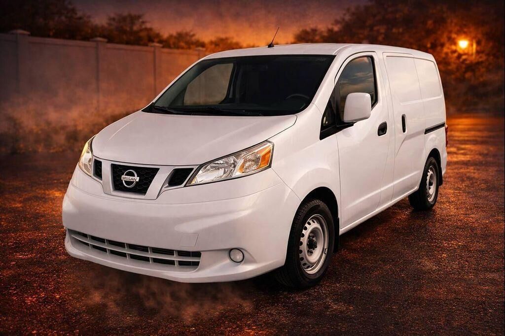 2017 NISSAN NV200