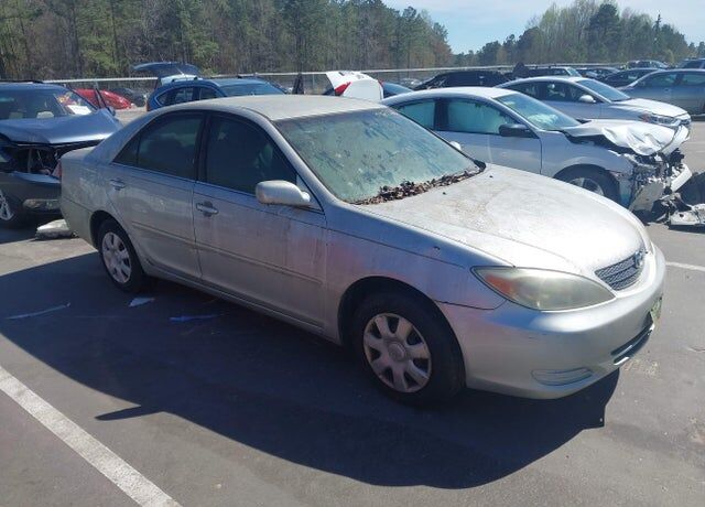 2004 TOYOTA Camry
