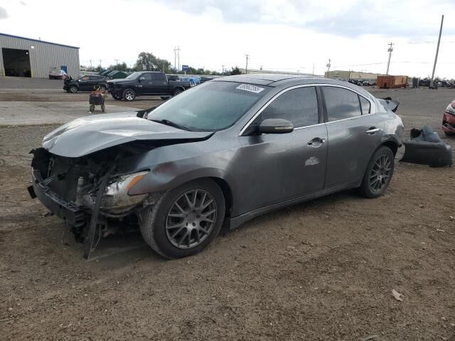 2014 NISSAN Maxima