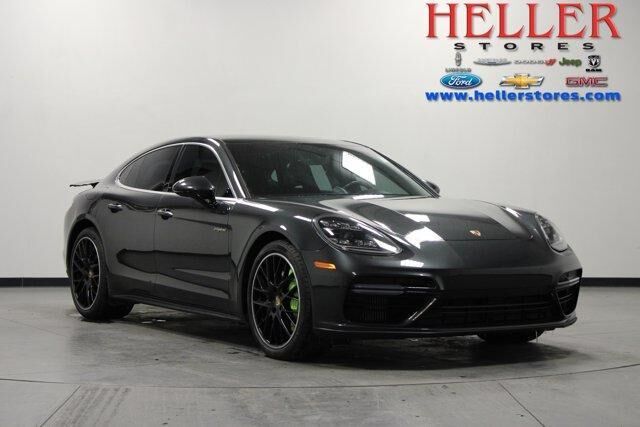 2018 PORSCHE Panamera