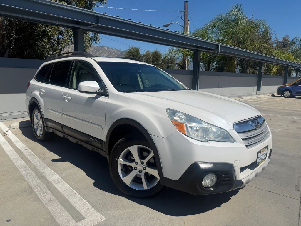 2014 SUBARU Outback