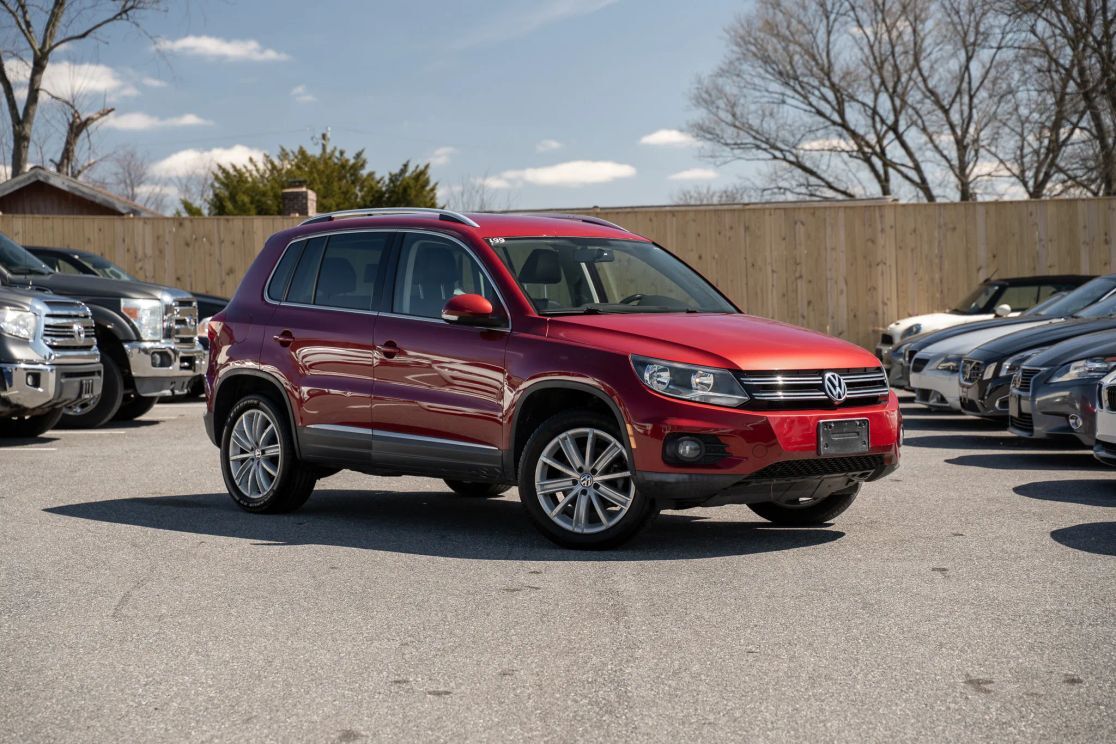 2012 VOLKSWAGEN Tiguan