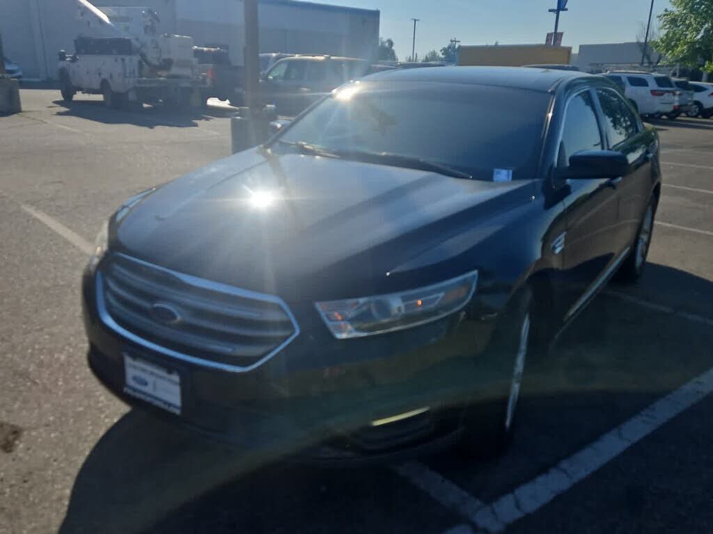 2016 FORD Taurus