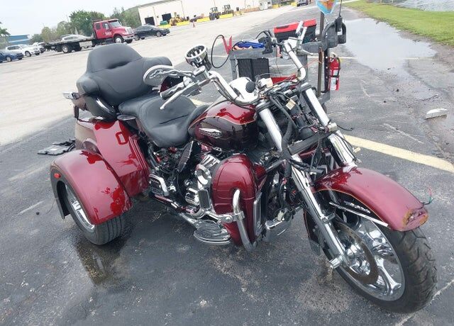 2014 HARLEY DAVIDSON Tri Glide Ultra Classic