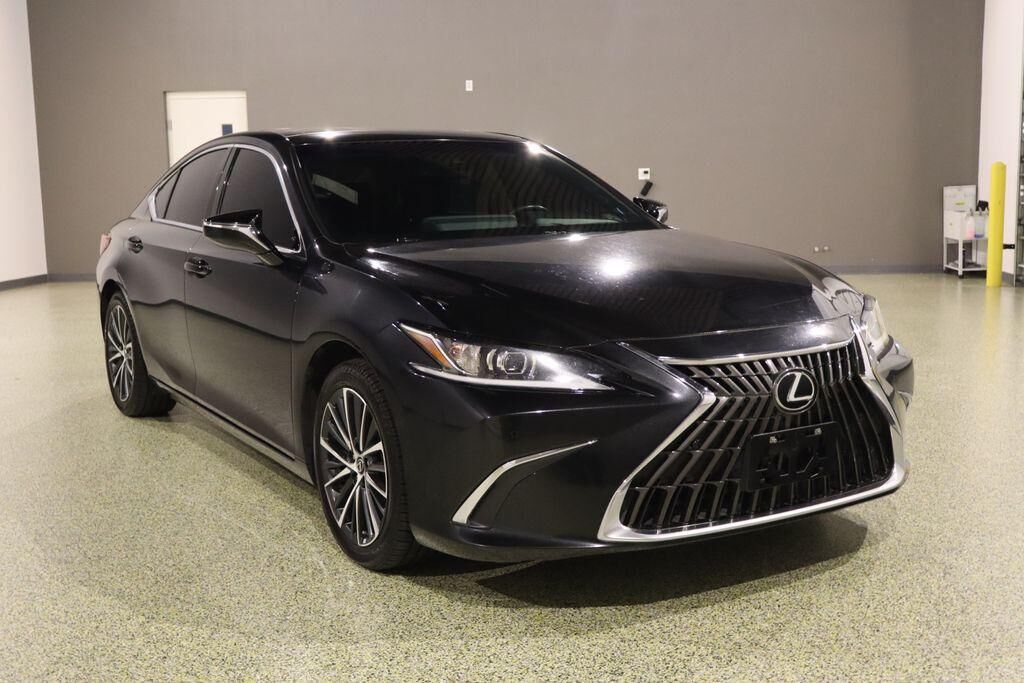 2022 LEXUS ES