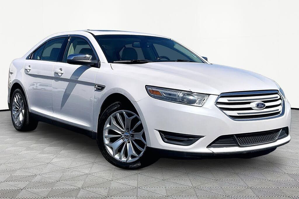 2013 FORD Taurus
