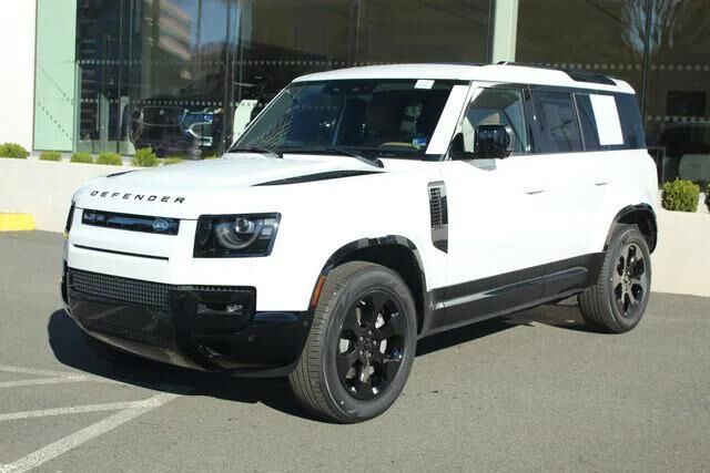 2026 LAND ROVER Defender