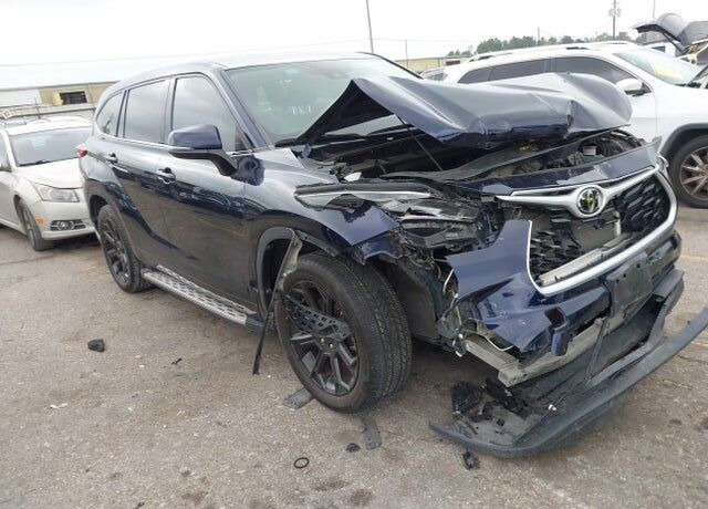 2022 TOYOTA Highlander