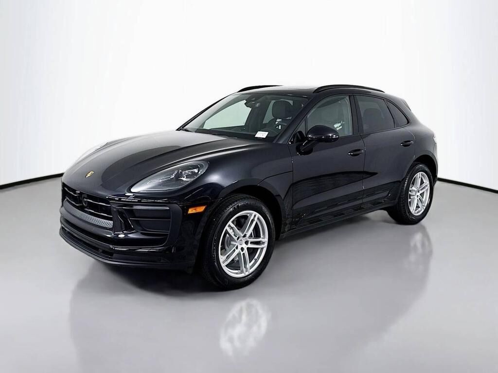 2025 PORSCHE Macan