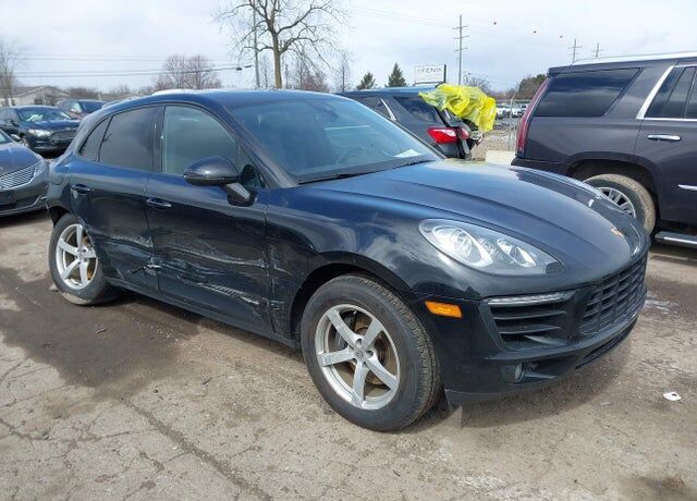 2018 PORSCHE Macan