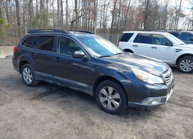 2011 SUBARU Outback