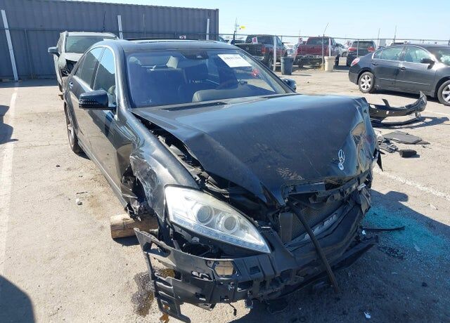 2011 MERCEDES-BENZ S-Class