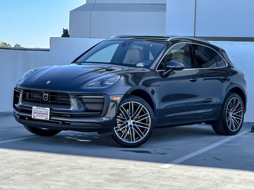 2025 PORSCHE Macan