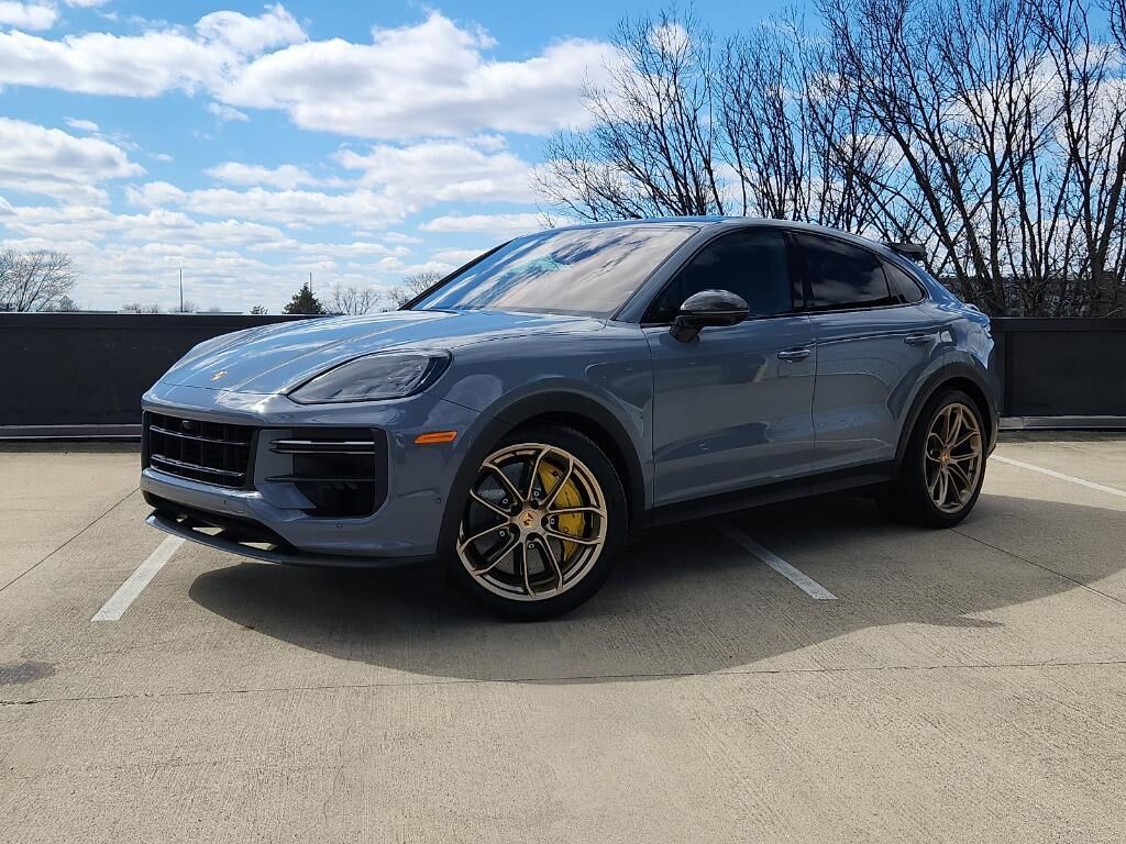 2024 PORSCHE Cayenne