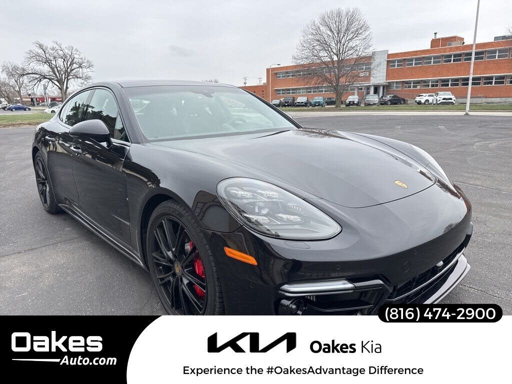 2019 PORSCHE Panamera