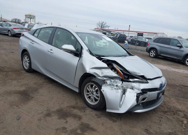 2019 TOYOTA PRIUS