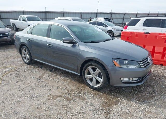 2015 VOLKSWAGEN Passat