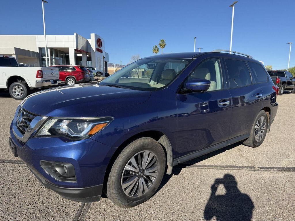 2017 NISSAN Pathfinder