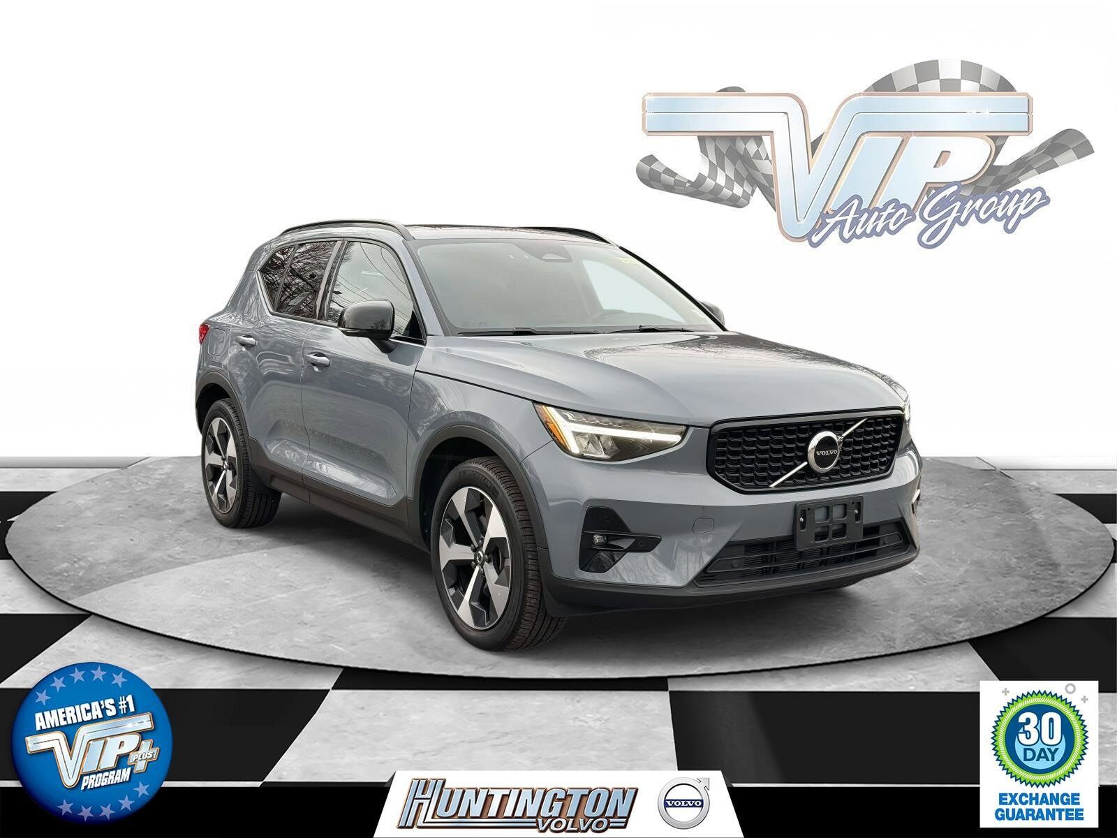 2023 VOLVO XC40
