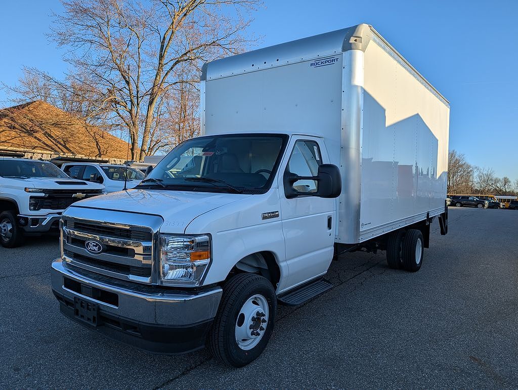 2026 FORD E-450