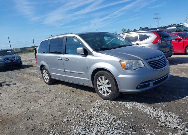 2014 CHRYSLER Town and Country