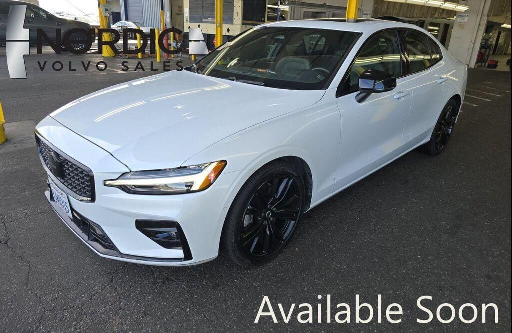 2024 VOLVO S60
