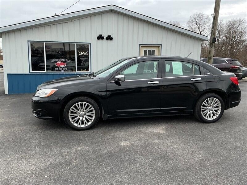 2013 CHRYSLER 200