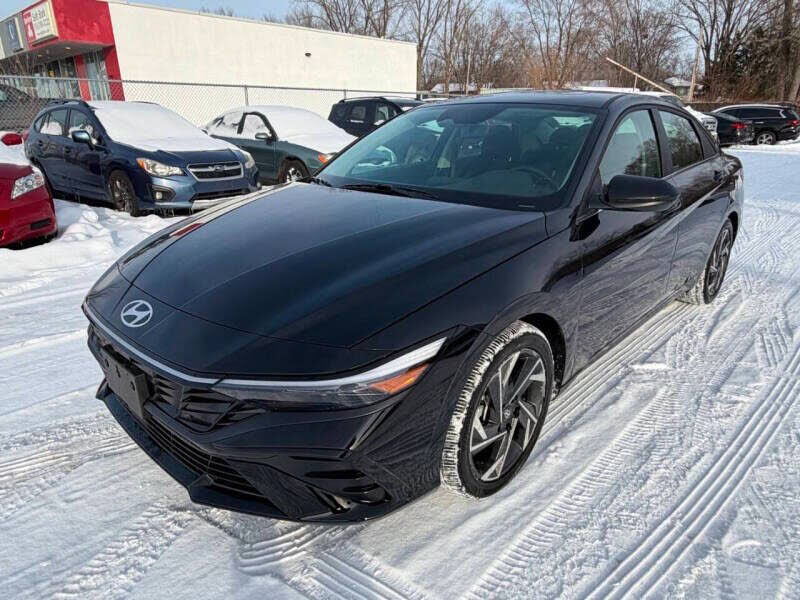 2024 HYUNDAI Elantra
