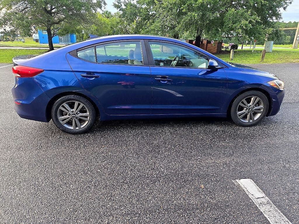 2018 HYUNDAI Elantra