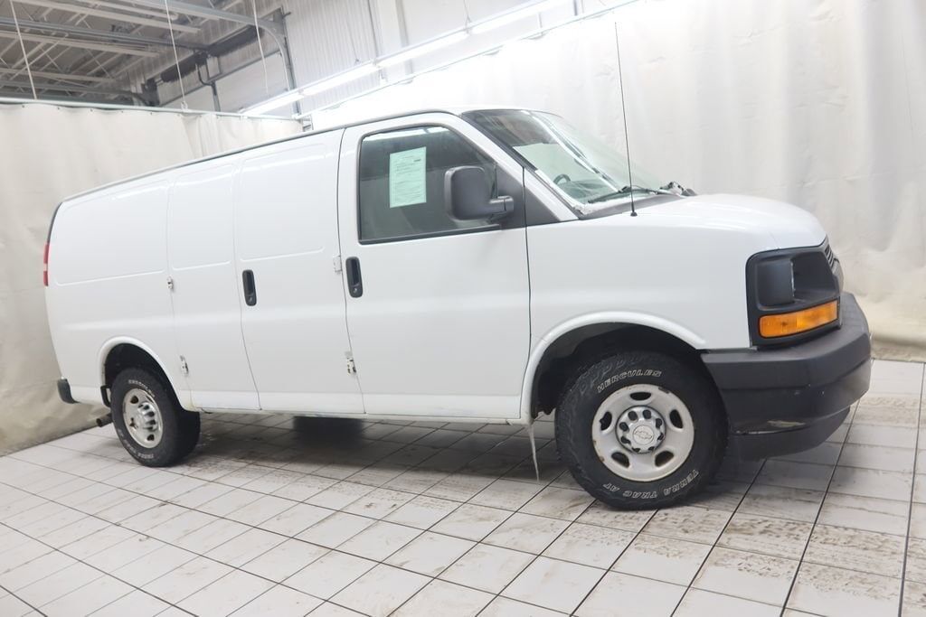 2017 CHEVROLET Express