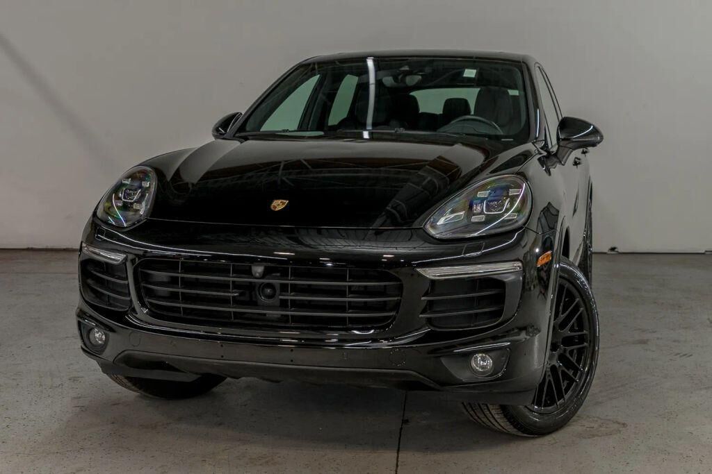 2017 PORSCHE Cayenne