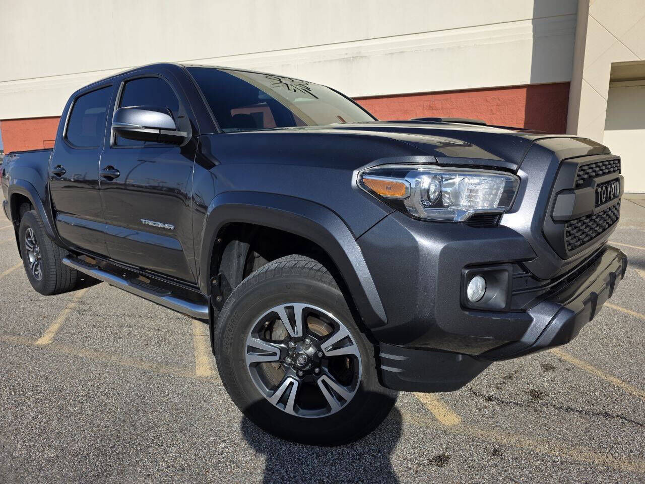 2017 TOYOTA Tacoma