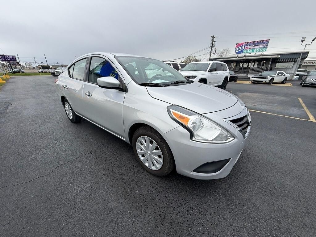 2017 NISSAN Versa