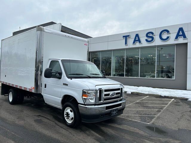 2022 FORD E-450