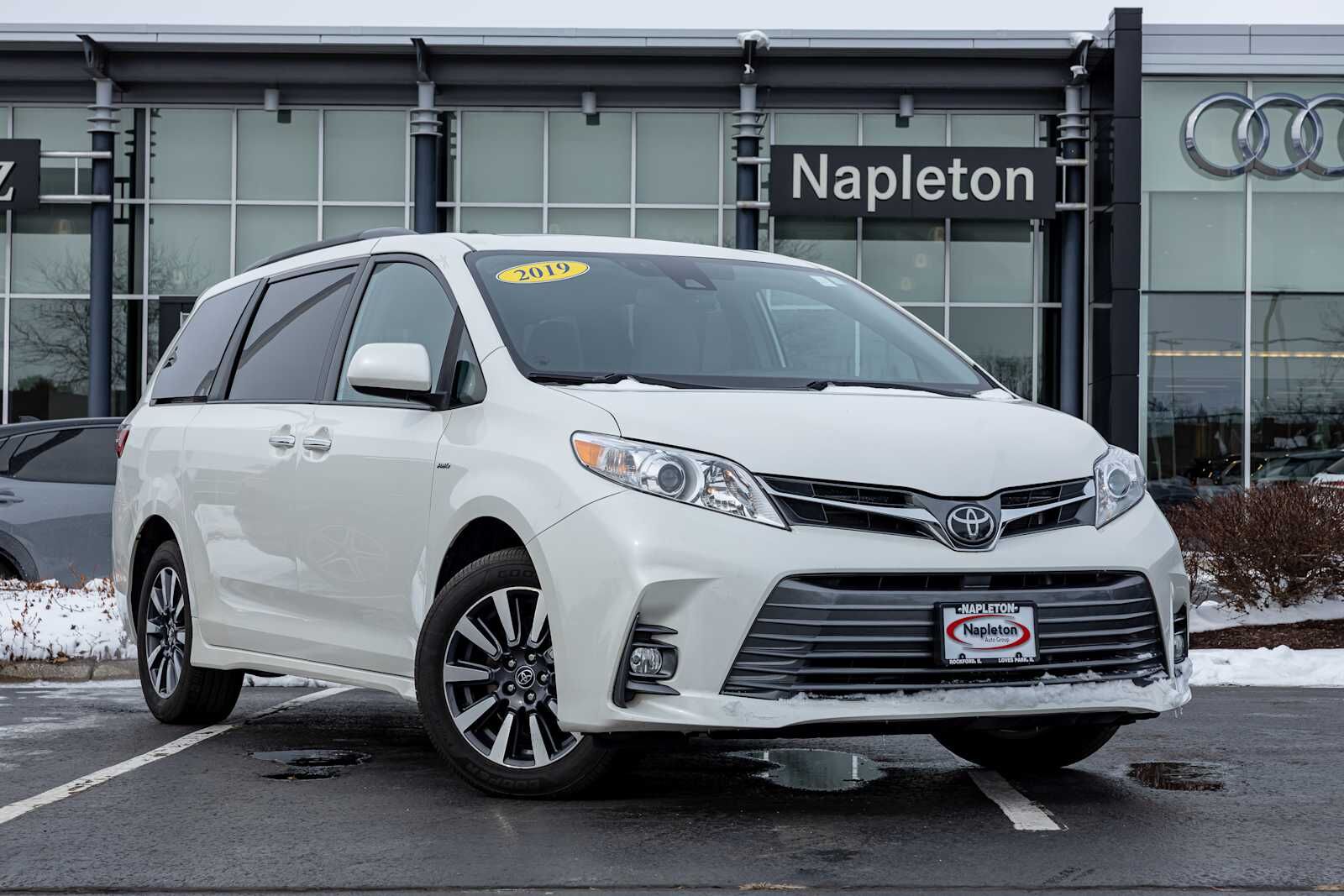 2019 TOYOTA Sienna
