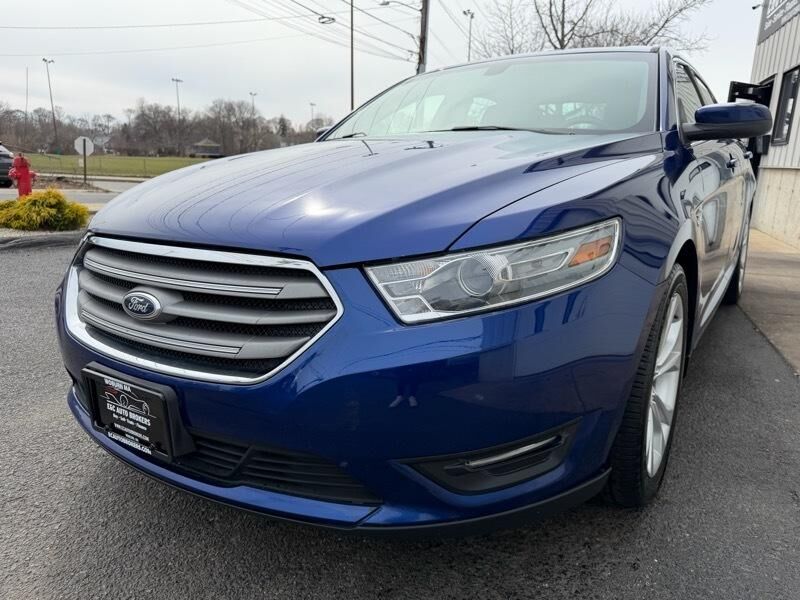 2013 FORD Taurus